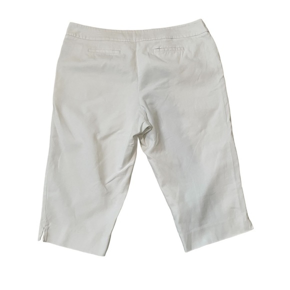 Laura Ashley Women’s Plus Size 22W Cropped Capri Pants - Picture 2 of 5